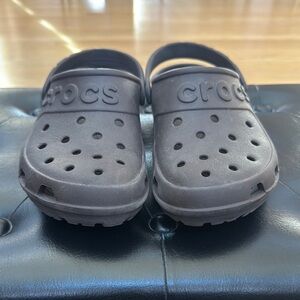 Brown crocs, unisex, w 8, m 6, pre-used great condition